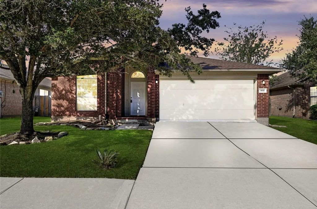 4018 Floral Way Court, Fresno