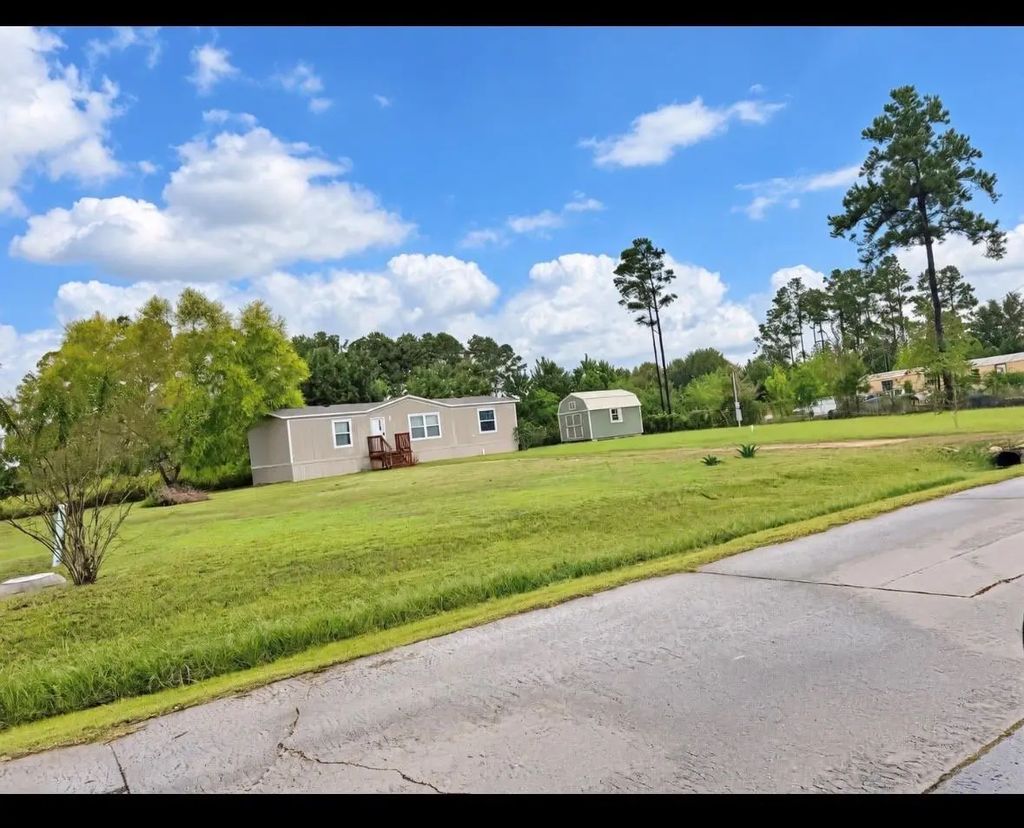 277 County Road 5010, Cleveland