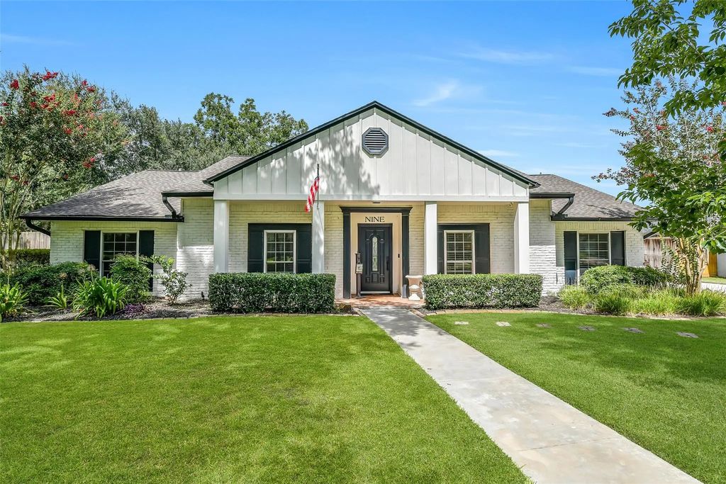 9 Earlham Drive, Friendswood