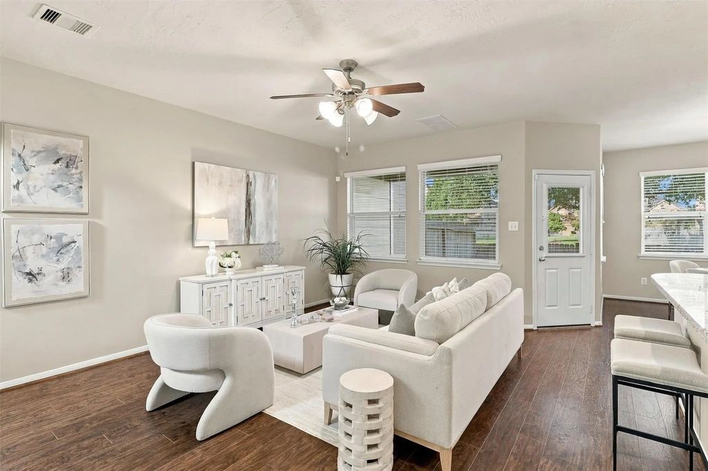 8323 Lamond Lane, Houston