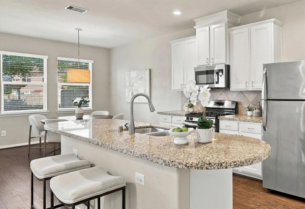 8323 Lamond Lane, Houston