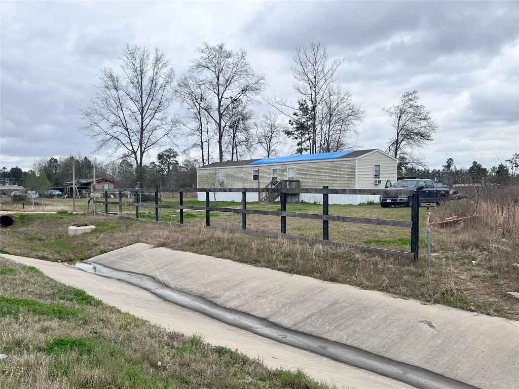 1052 Road 5260, Cleveland