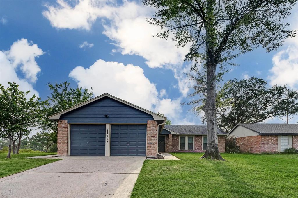11403 Bonaparte Drive, Cypress