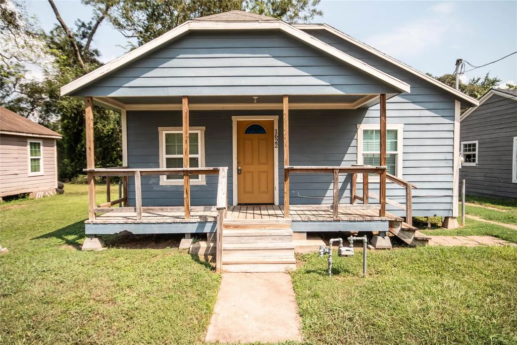 1622 W Milam Street, Wharton