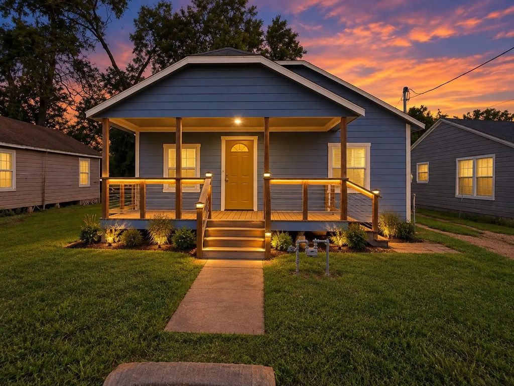 1622 W Milam Street, Wharton