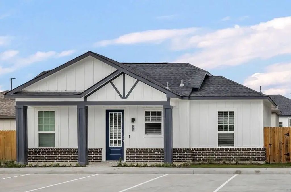 4250 Woodridge Parkway 1131, Porter