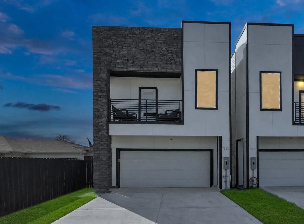 7812 Jester Street, Houston
