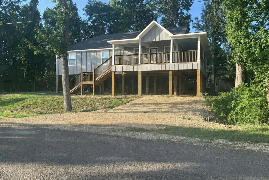 173 Emerald Lane, Onalaska