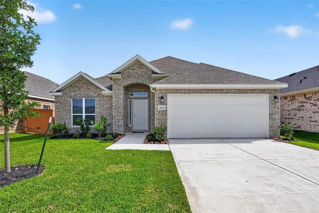 1108 Silver Maple Street, Magnolia