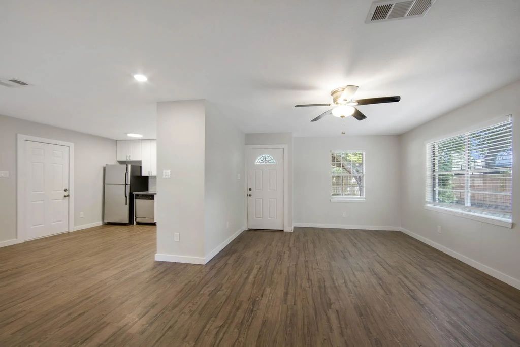 1822 Pine Village Drive, Houston