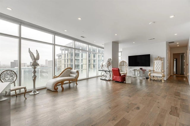 4521 San Felipe Street 2104, Houston