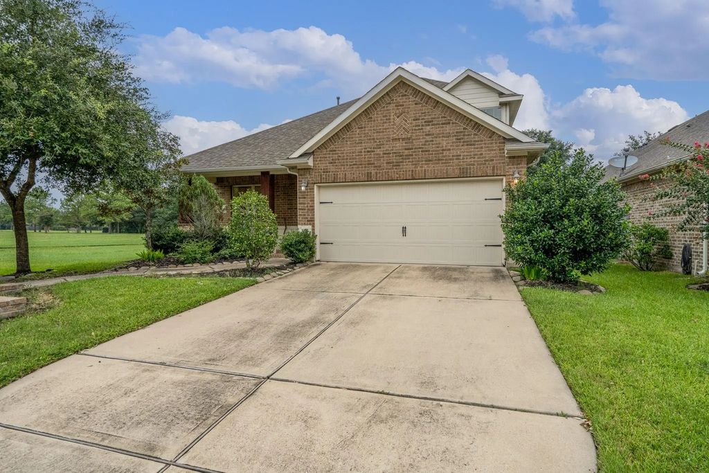18918 Cove Pointe Dr, Cypress
