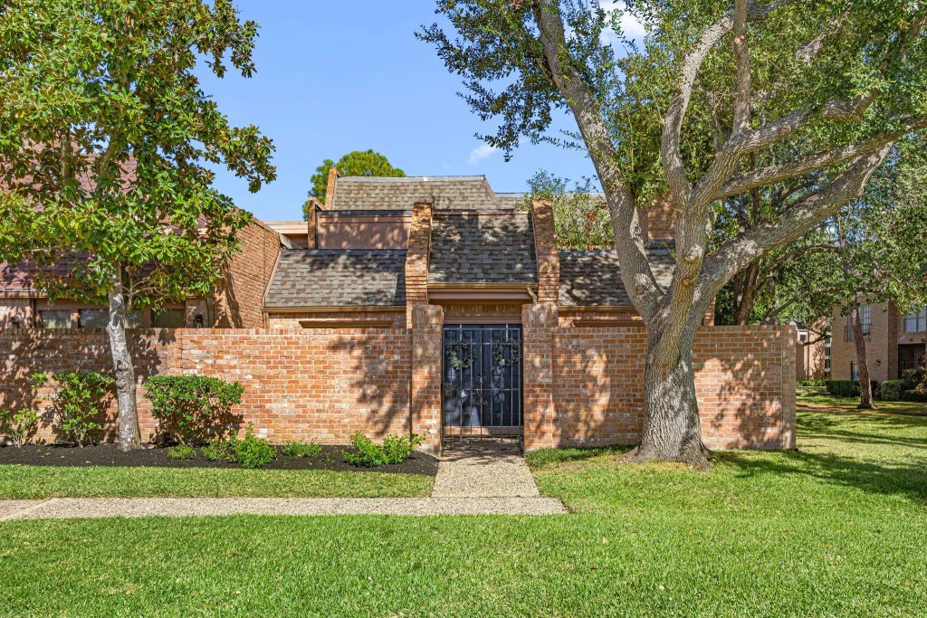 15686 Barkers Landing Road, Houston