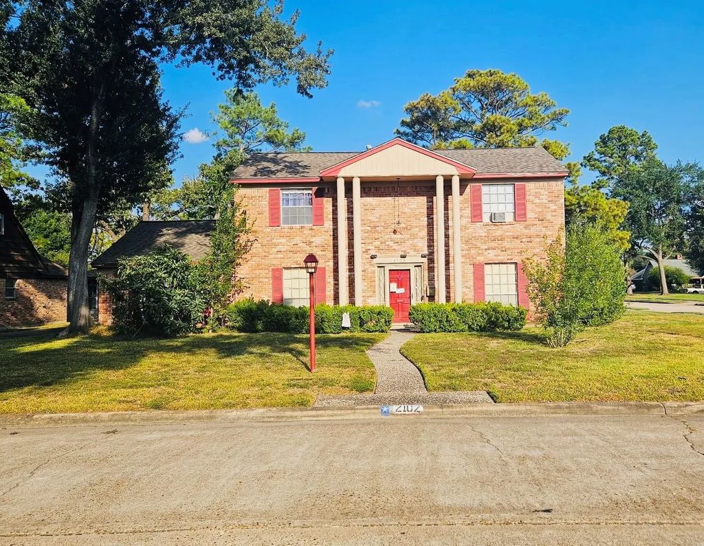 2102 Hollow Hook Road, Houston