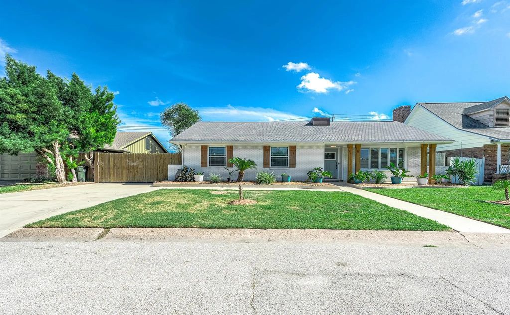 6513 Golf Crest Drive, Galveston