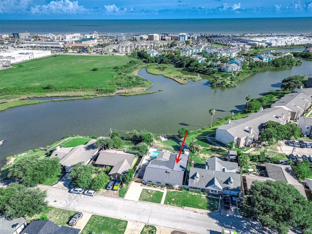 6513 Golf Crest Drive, Galveston