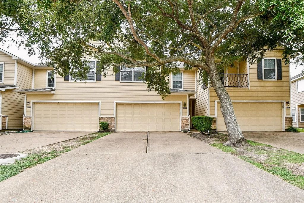 6011 Shadow Isle Lane, Houston