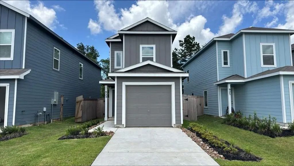 923 Pertuso Lane, Huffman
