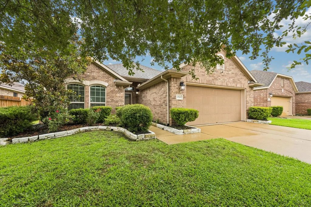 1521 Bluestone Edge Lane, Pearland