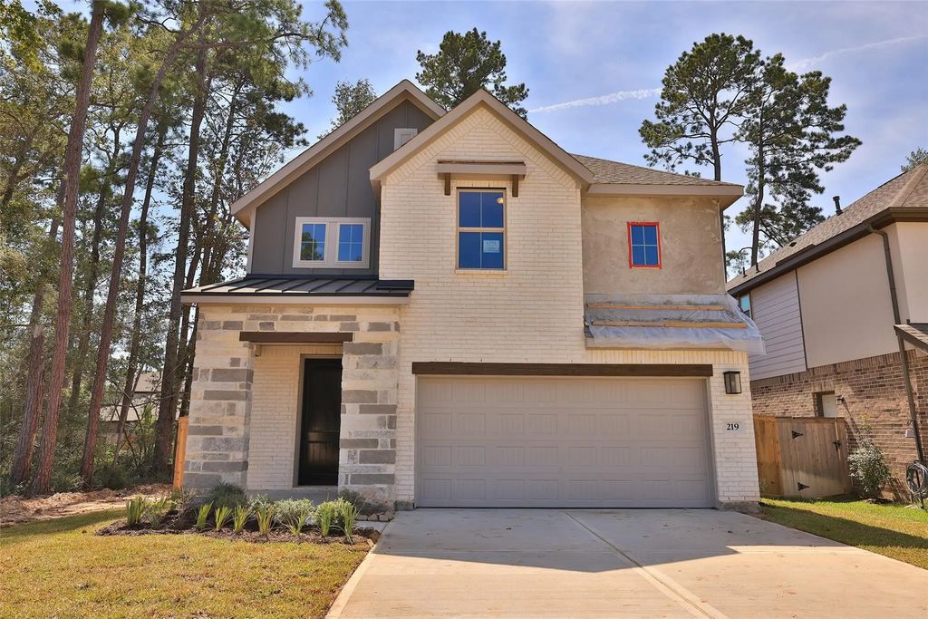 219 Brecon Buff Drive, Willis