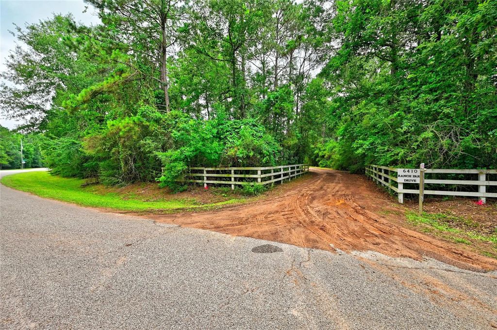 6410 Ranch Park Drive, Magnolia
