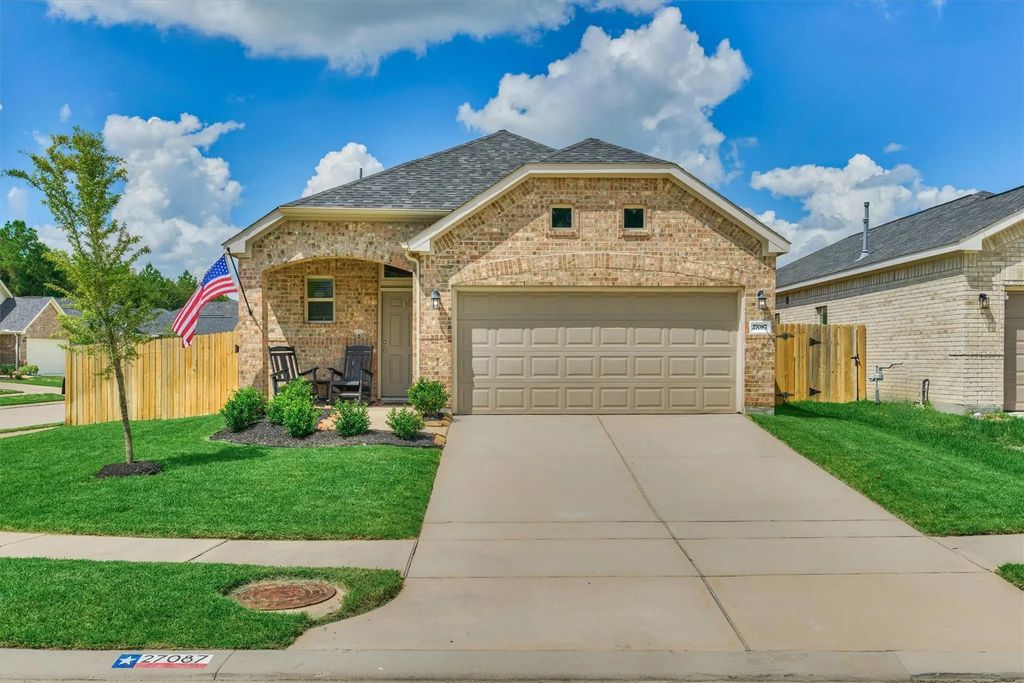 27087 Grey Fox Run, Magnolia