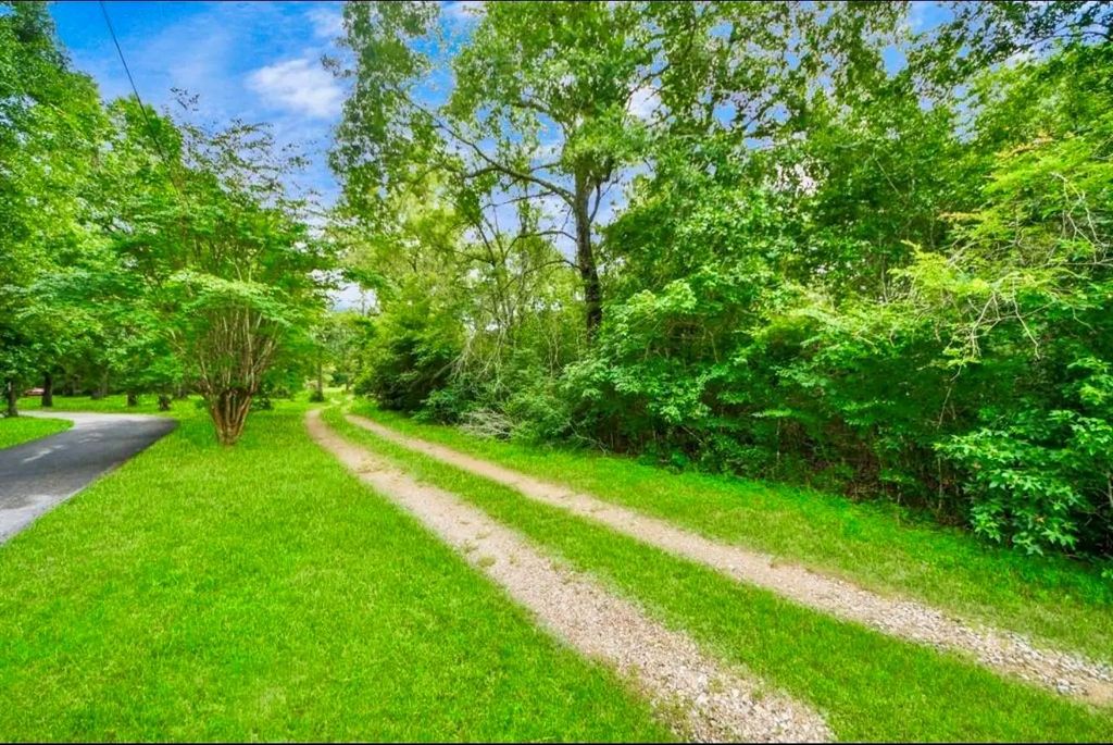 13891 Creighton Rd, Conroe