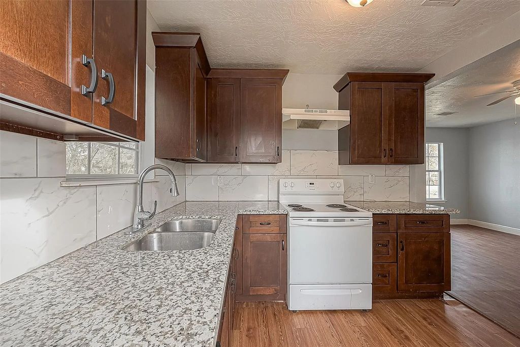 4006 Sunflower Street, Houston