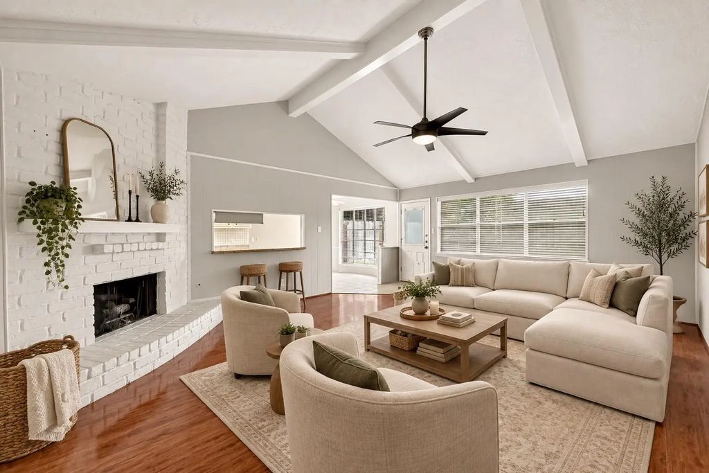 13511 Brook Hollow Drive, Sugar Land