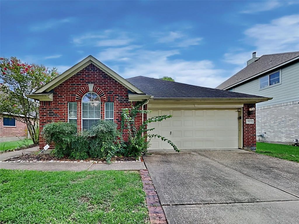 3523 Pine Valley Drive, Pearland