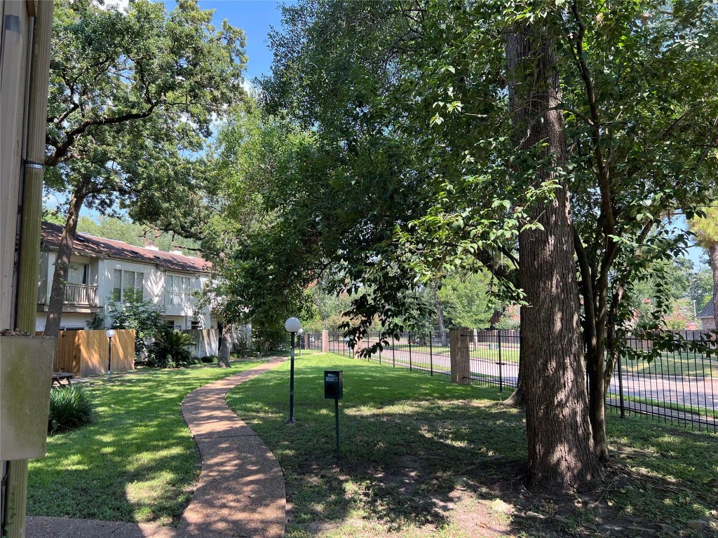 2100 Tanglewilde Street 455, Houston