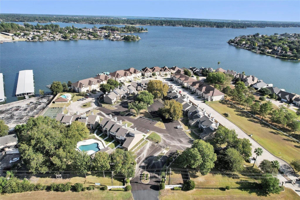 17578 Highway 105 W, Montgomery