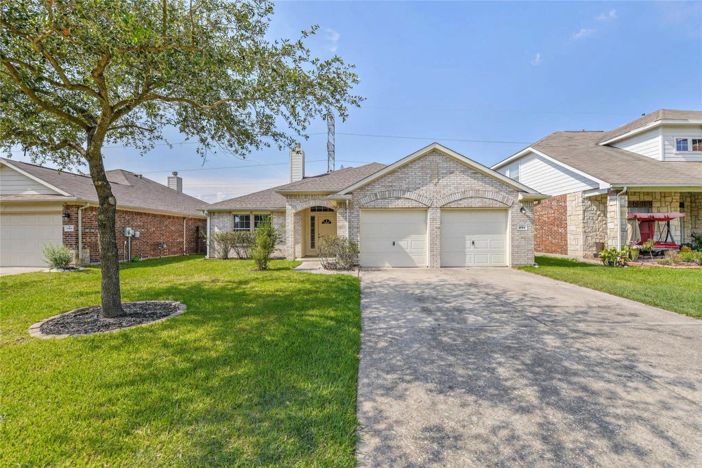 8914 Heron Nest Drive, Houston