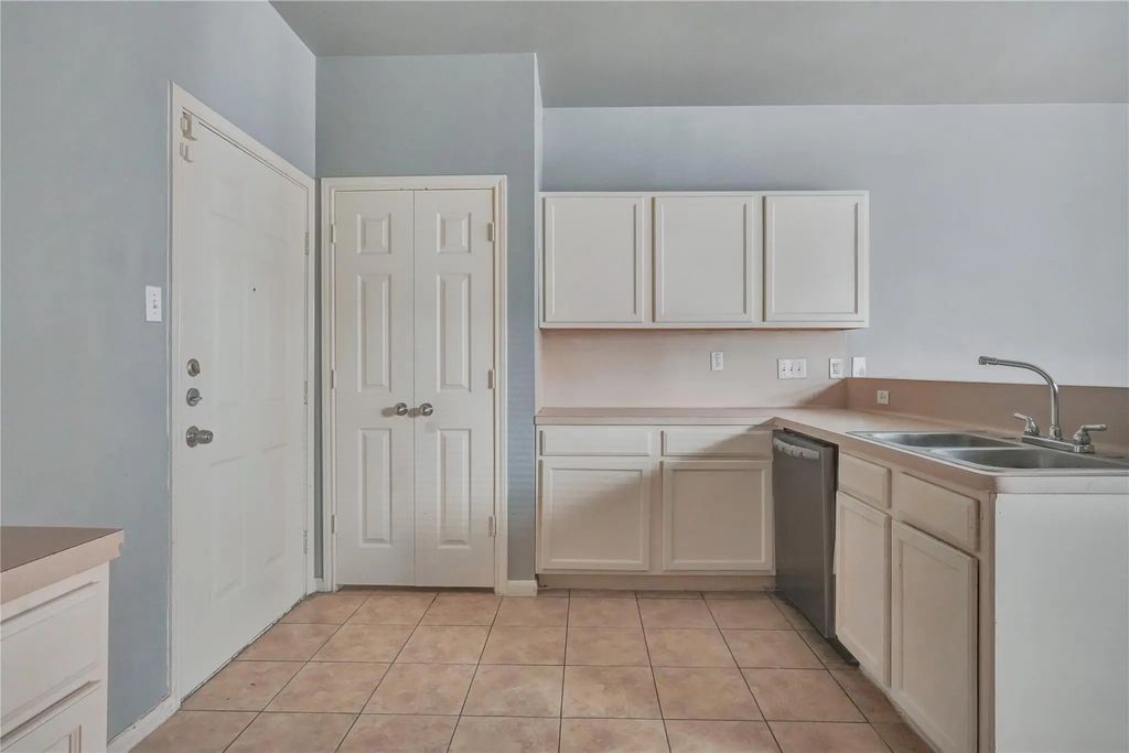 10055/10053 Sharpton Drive, Houston