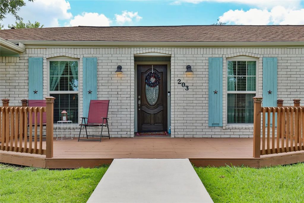 203 Tamarind Street, Lake Jackson