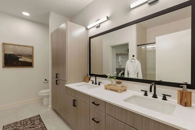3001 W 11th Street 575, Houston