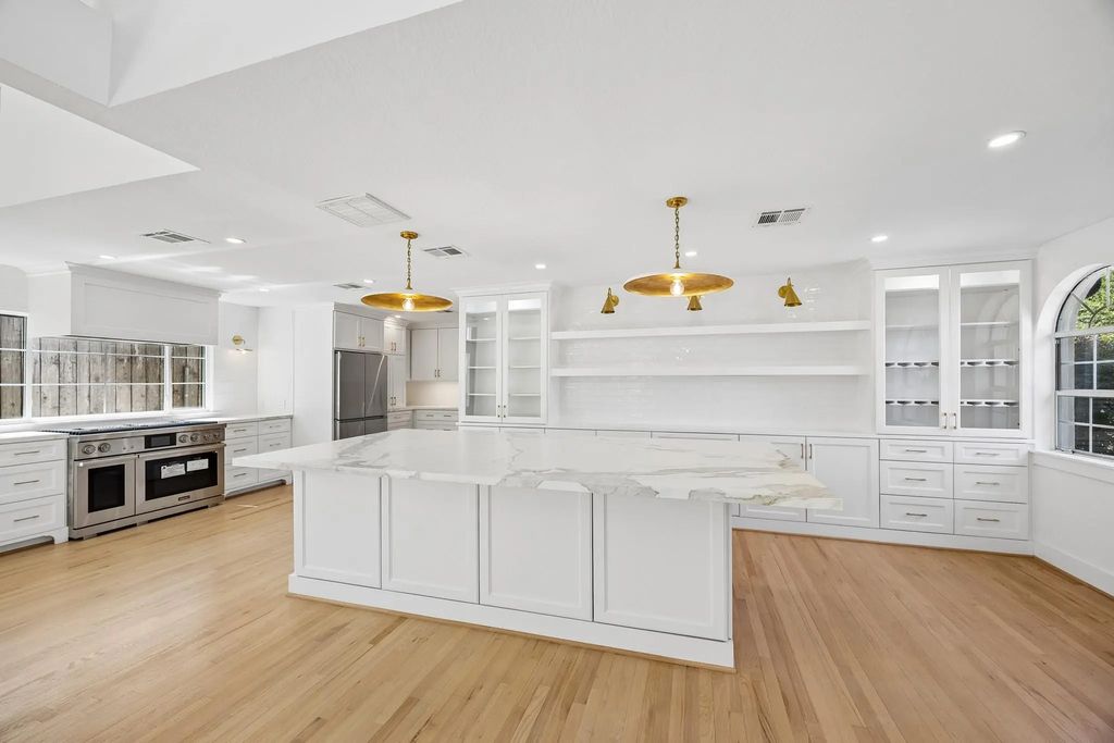 4115 Bissonnet Street, Houston