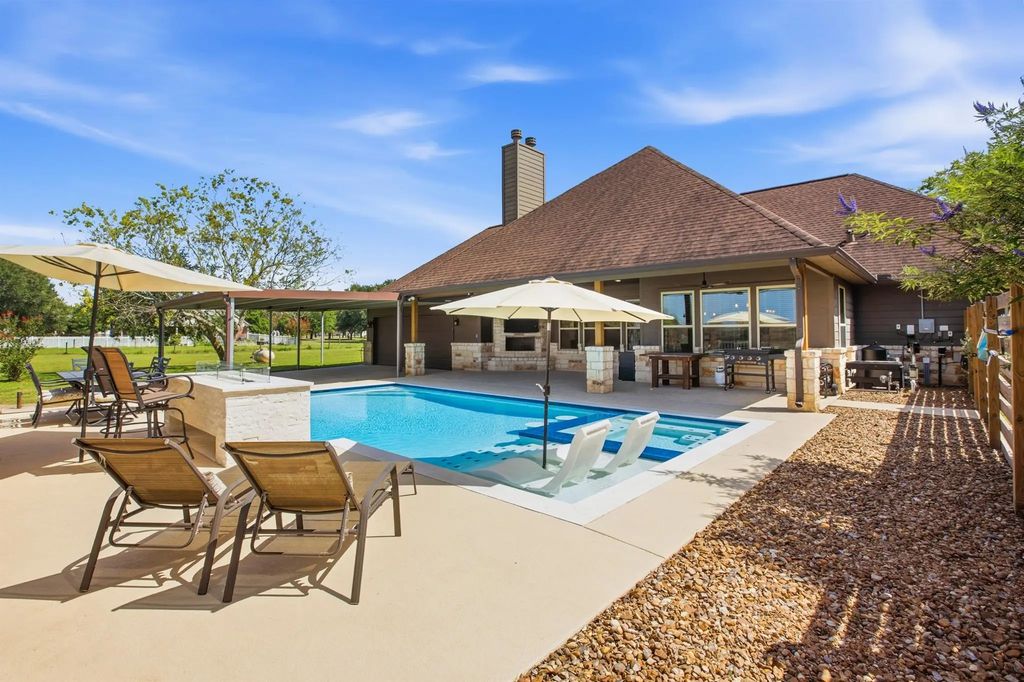 2603 River Road, Sealy