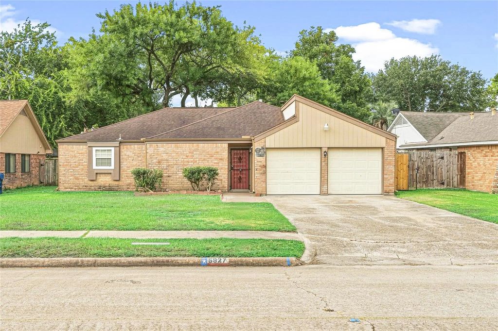 5927 Bihia Forest Drive, Houston