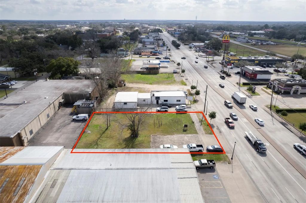 2107 N Main Street, Pearland