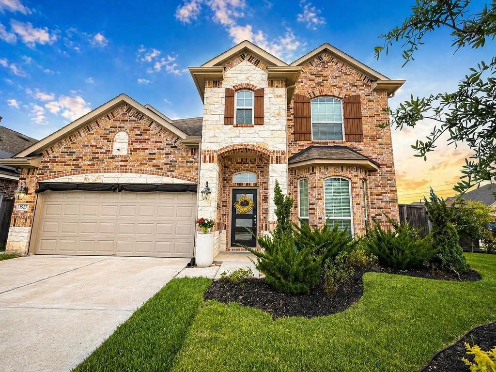 1927 Willow Rock Way, Brookshire