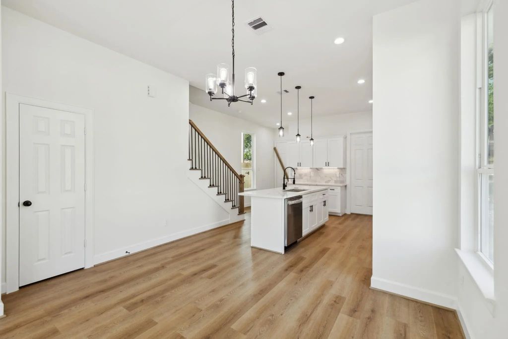 418 Delaware St, Houston