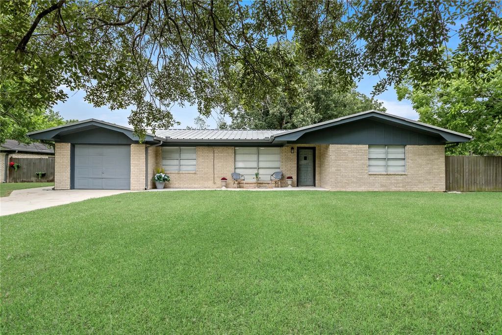 15366 Jackie Road, Hamshire