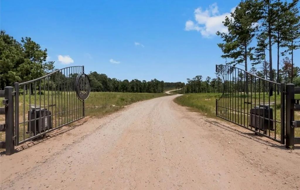 61 Reveille Road, Livingston