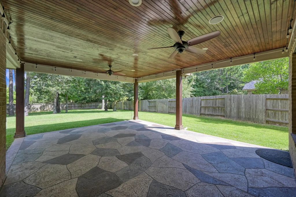 190 Climbing Oaks Place, Montgomery