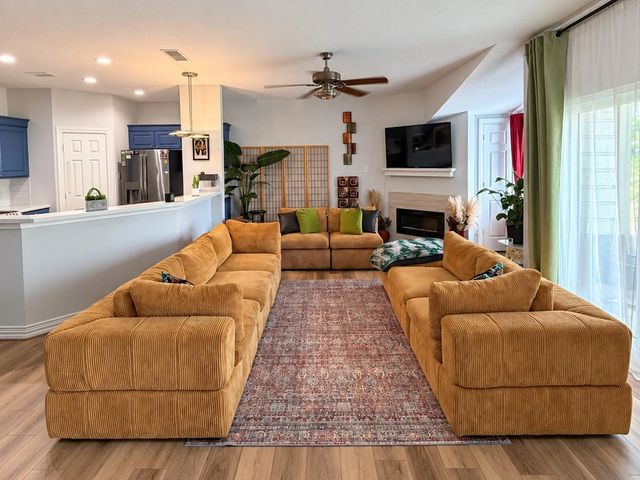 2023 Gentryside Drive 106, Houston