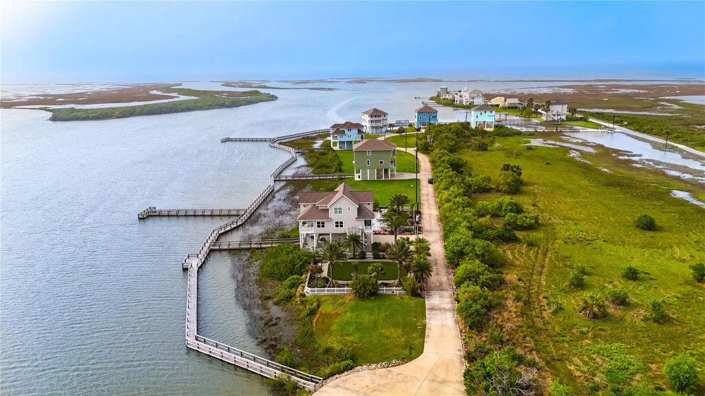 3322 Road Less Traveled, Galveston
