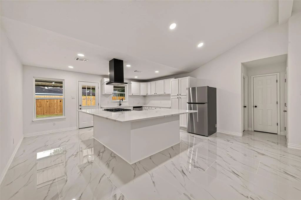 11434 Sharpview Drive, Houston