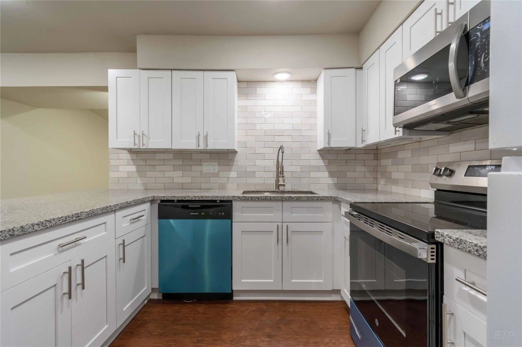 12046 Beechnut Street, Houston