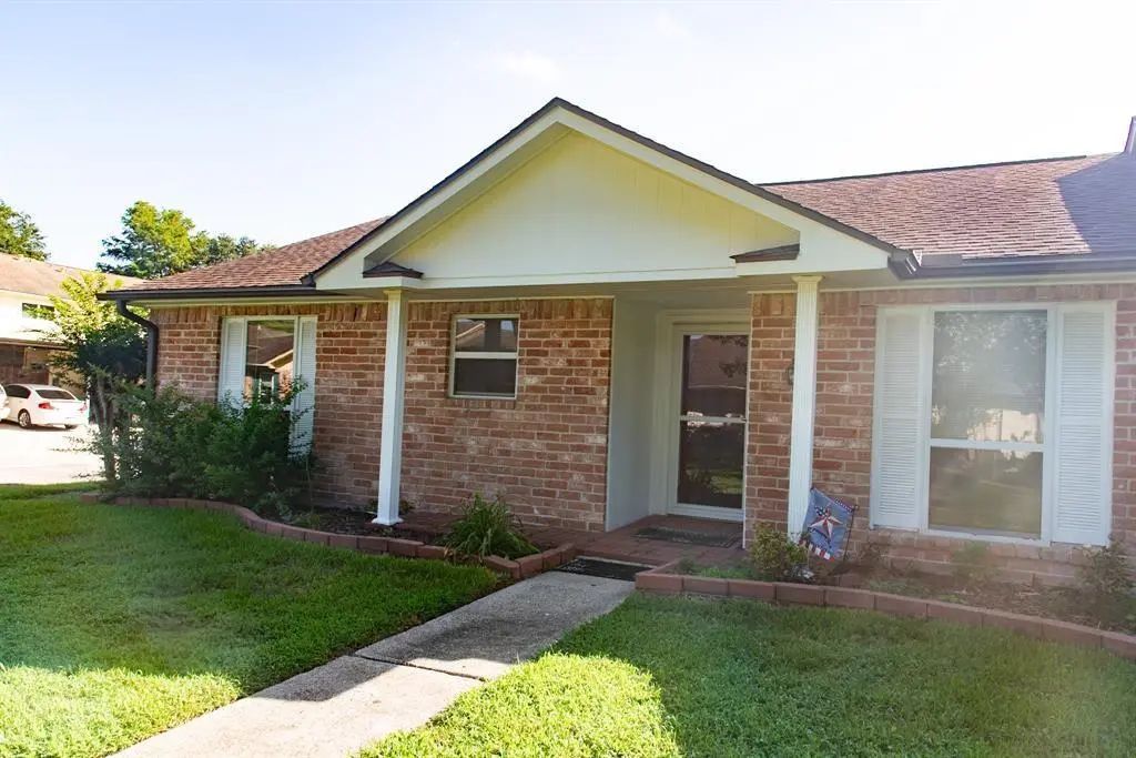 3878 Laura Leigh Drive, Friendswood